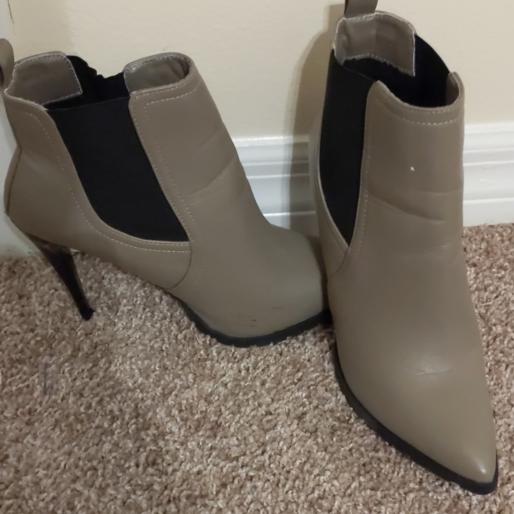 Heeled booties